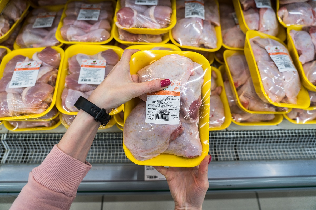 Кабмин вводит беспошлинный ввоз на 160 тыс. тонн мяса кур
