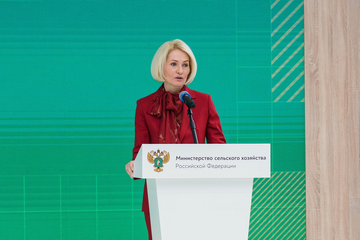 Виктория Абрамченко поручила министерствам принять меры для увеличения производства куриного мяса и яиц